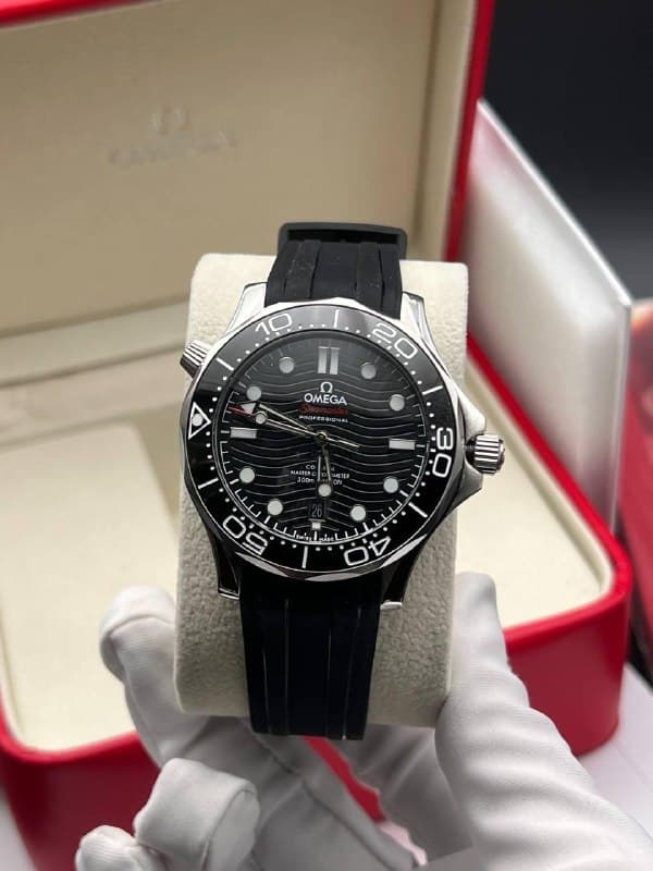 Omega Seamaster на каучуковом ремешке